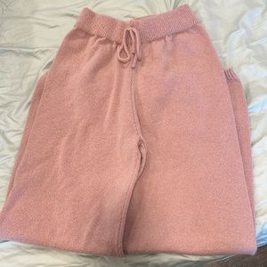 Tall medium pink sweater pants with balloon style bottoms